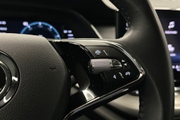 harmaa Skoda Octavia 2024 kuva 19.