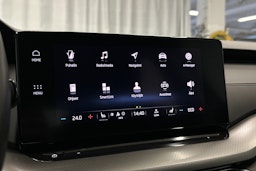 harmaa Skoda Octavia 2024 kuva 22.