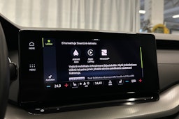 harmaa Skoda Octavia 2024 kuva 24.