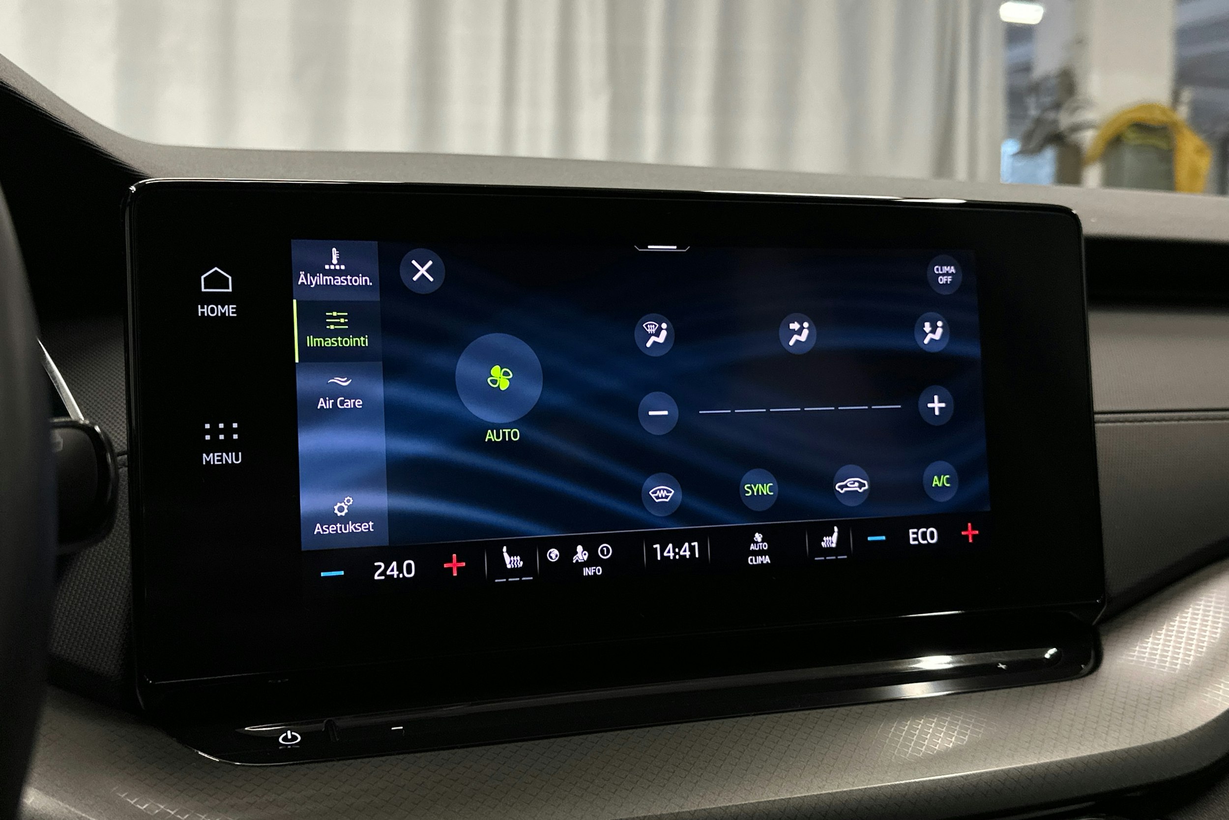 harmaa Skoda Octavia 2024 kuva 26.