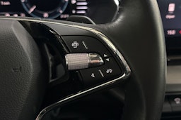 harmaa Skoda Octavia 2024 kuva 19.