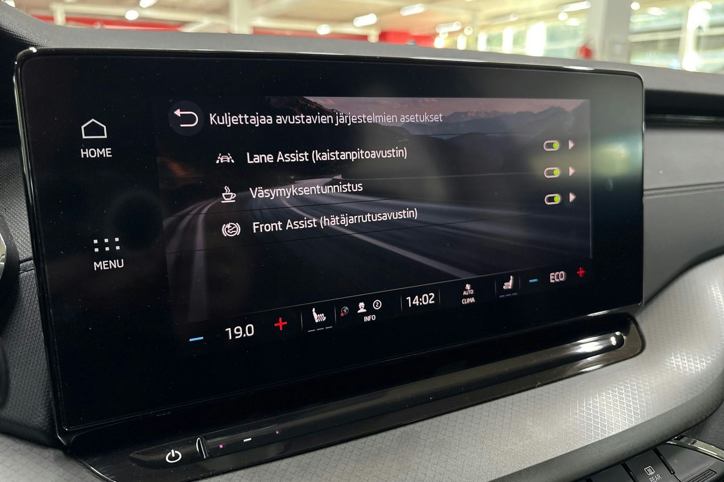 harmaa Skoda Octavia 2024 kuva 22.