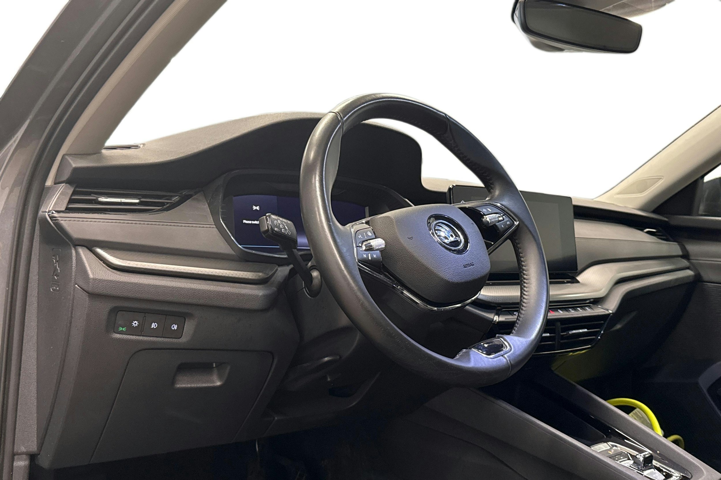 harmaa Skoda Octavia 2024 kuva 3.