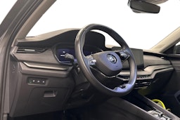 harmaa Skoda Octavia 2024 kuva 3.