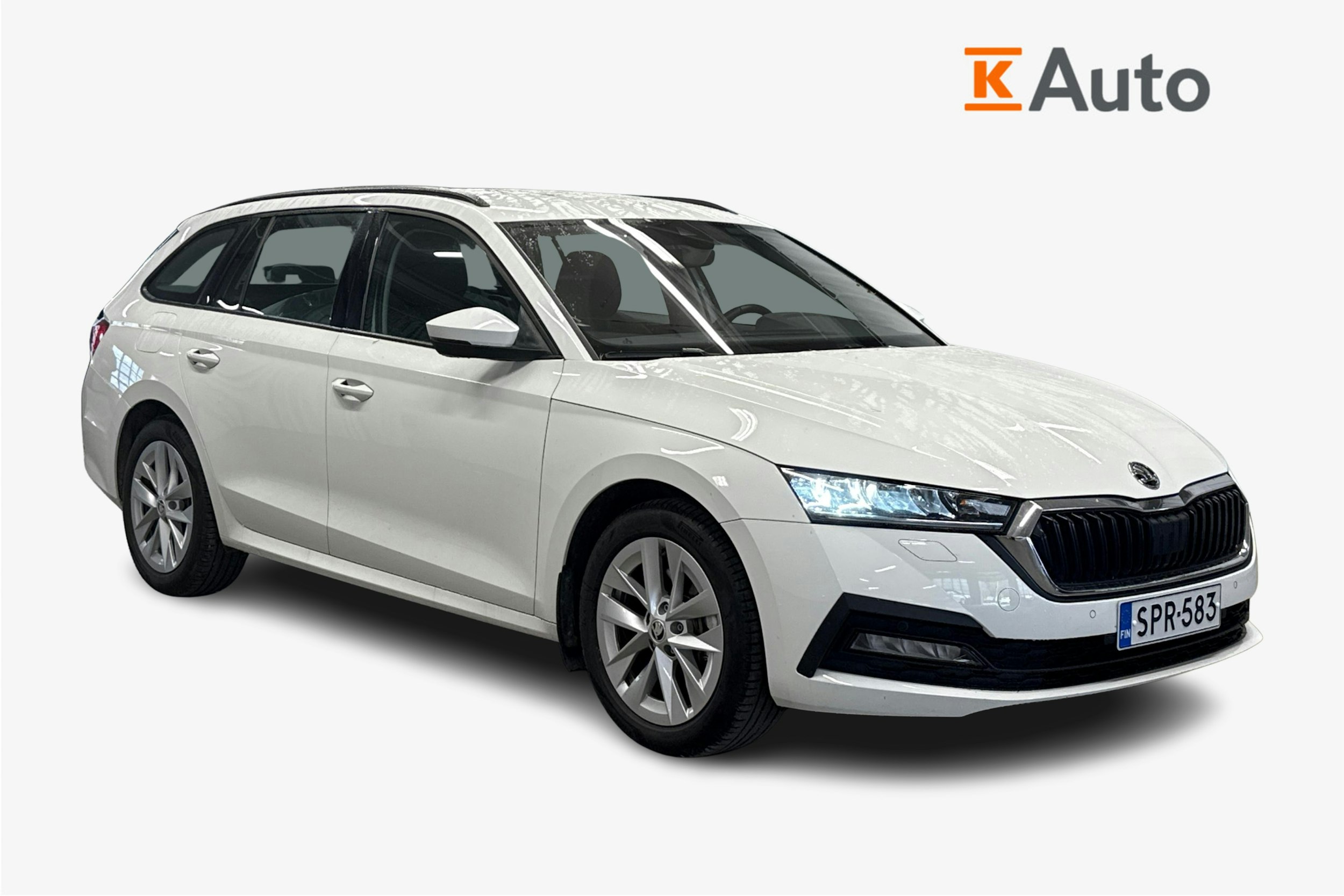 valkoinen Skoda Octavia 2024 kuva 1.