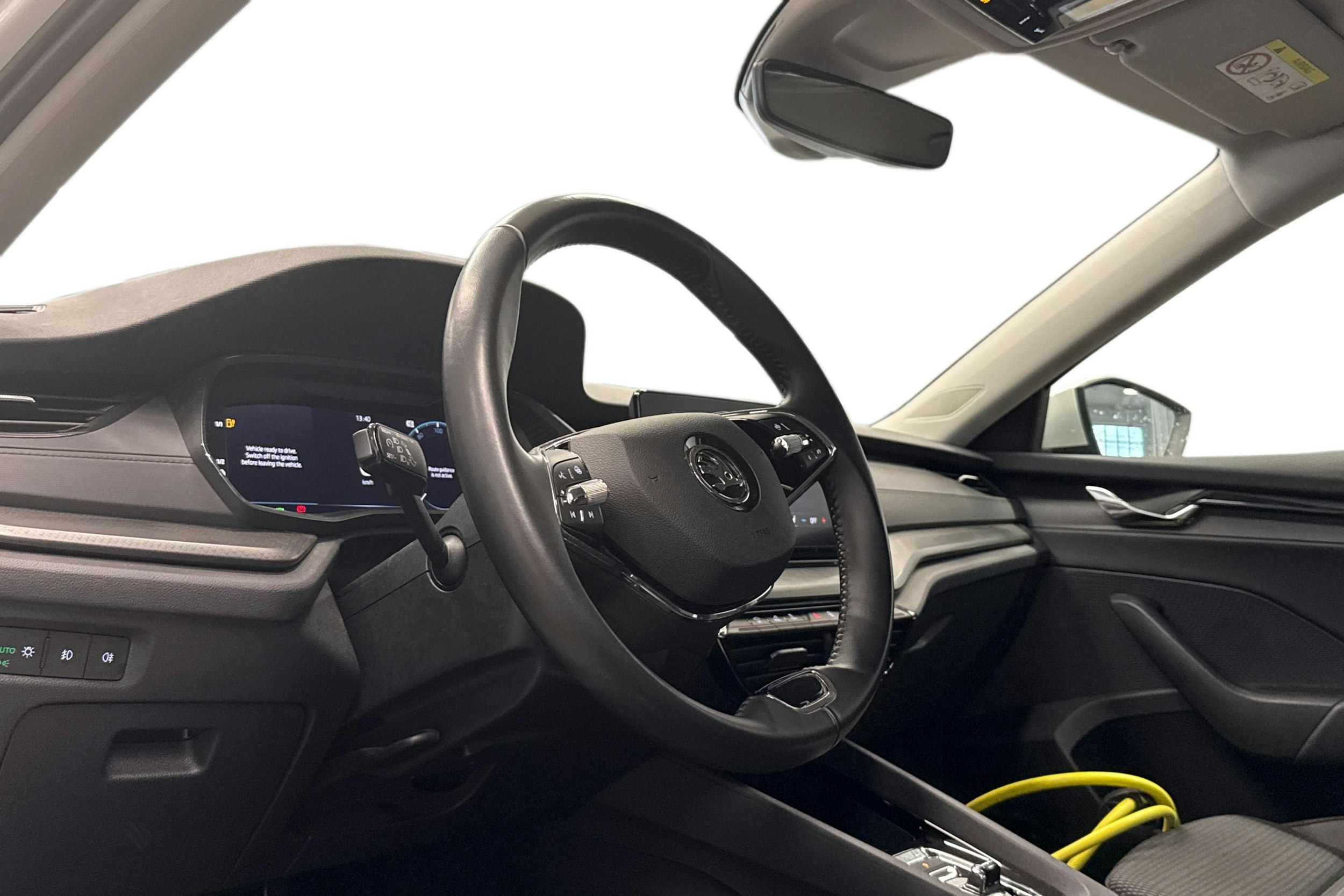 valkoinen Skoda Octavia 2024 kuva 3.