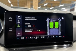 valkoinen Skoda Octavia 2024 kuva 19.