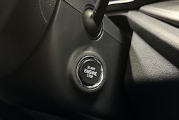 valkoinen Skoda Octavia 2024 kuva 27.