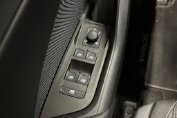 valkoinen Skoda Octavia 2024 kuva 29.