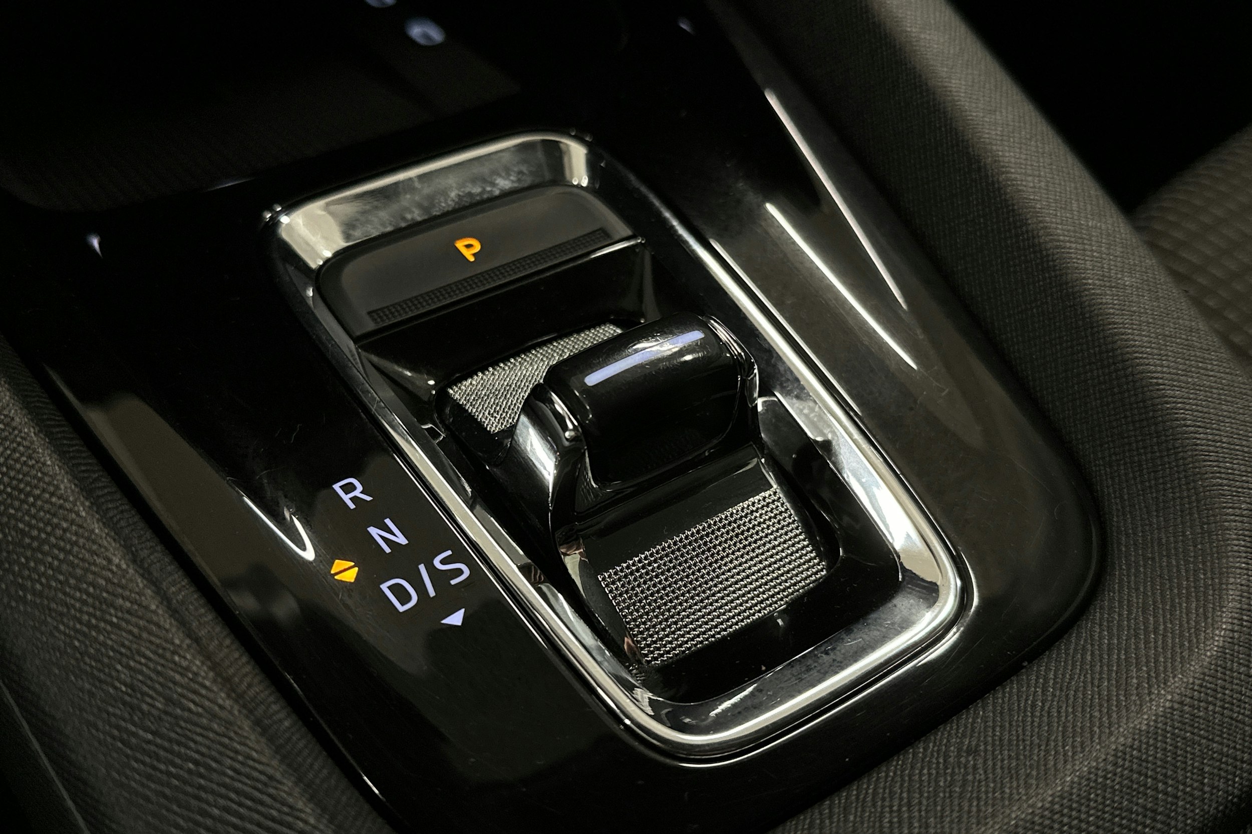 valkoinen Skoda Octavia 2024 kuva 26.