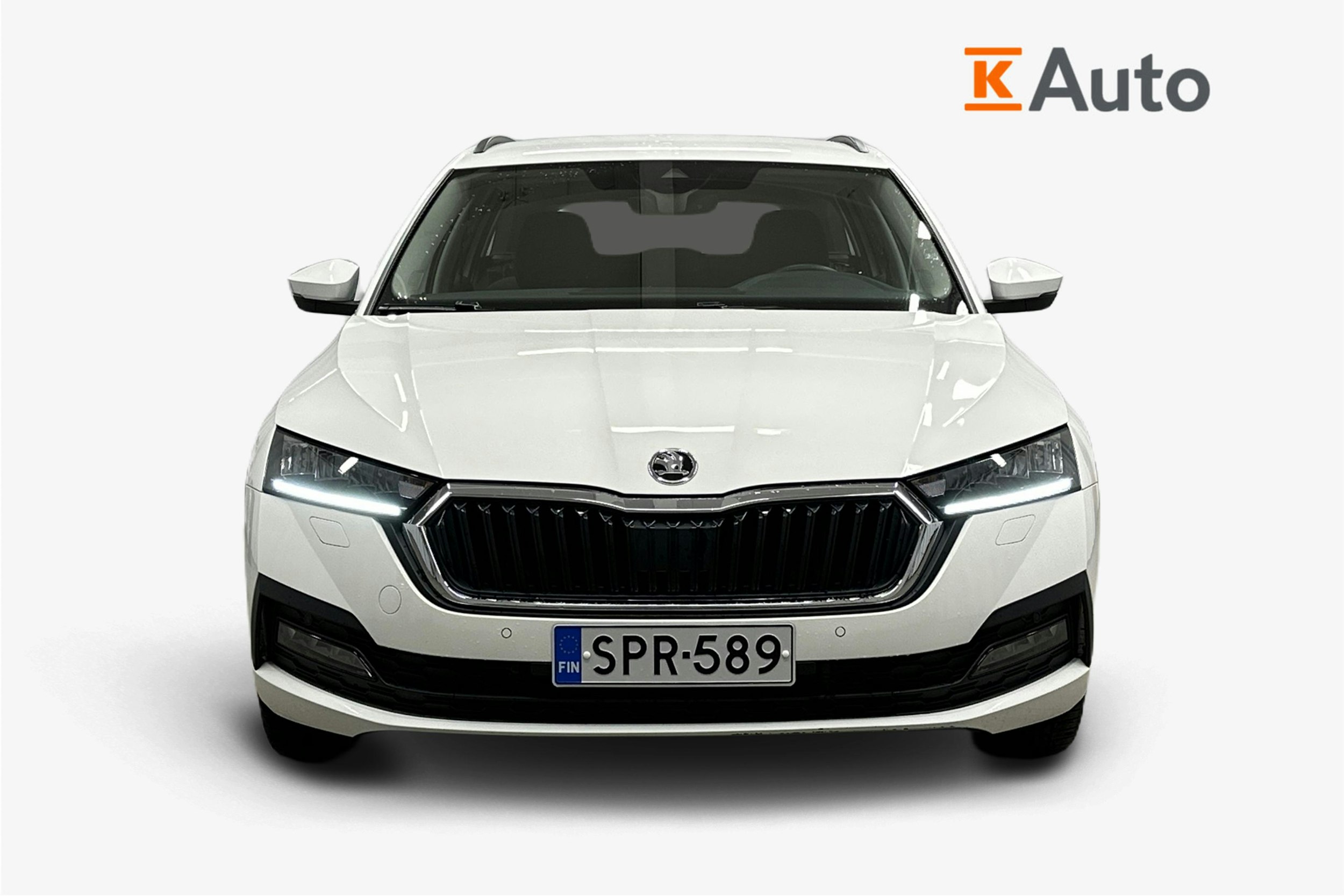 valkoinen Skoda Octavia 2024 kuva 5.