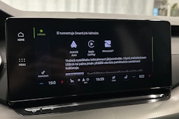 valkoinen Skoda Octavia 2024 kuva 22.