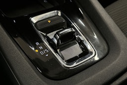 valkoinen Skoda Octavia 2024 kuva 26.