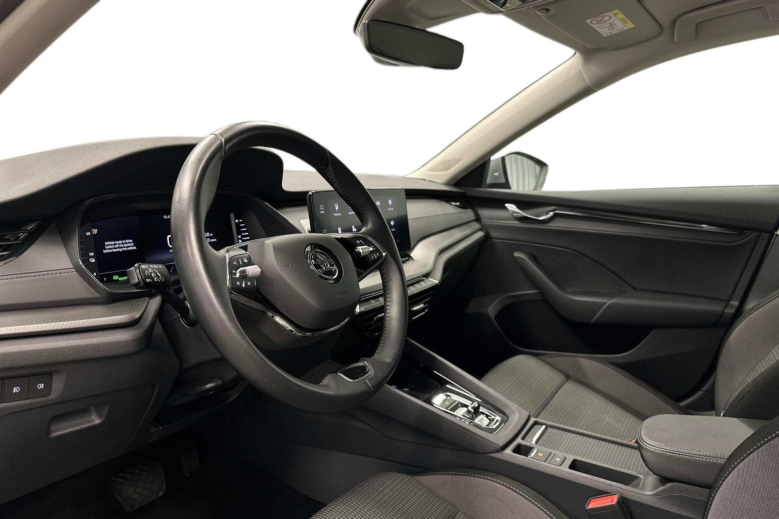 harmaa Skoda Octavia 2024 kuva 7.