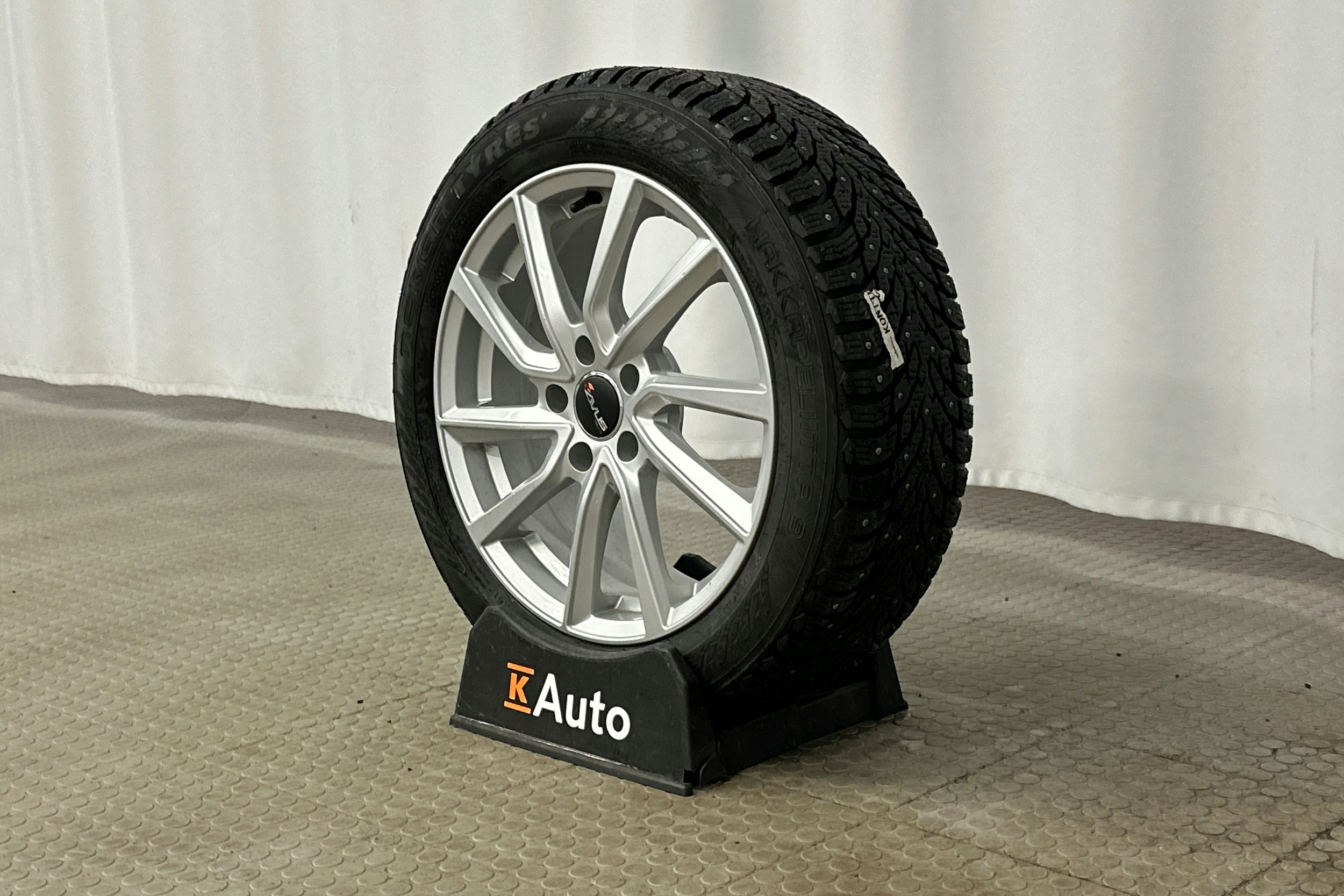 harmaa Skoda Octavia 2024 kuva 13.