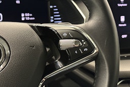 harmaa Skoda Octavia 2024 kuva 18.