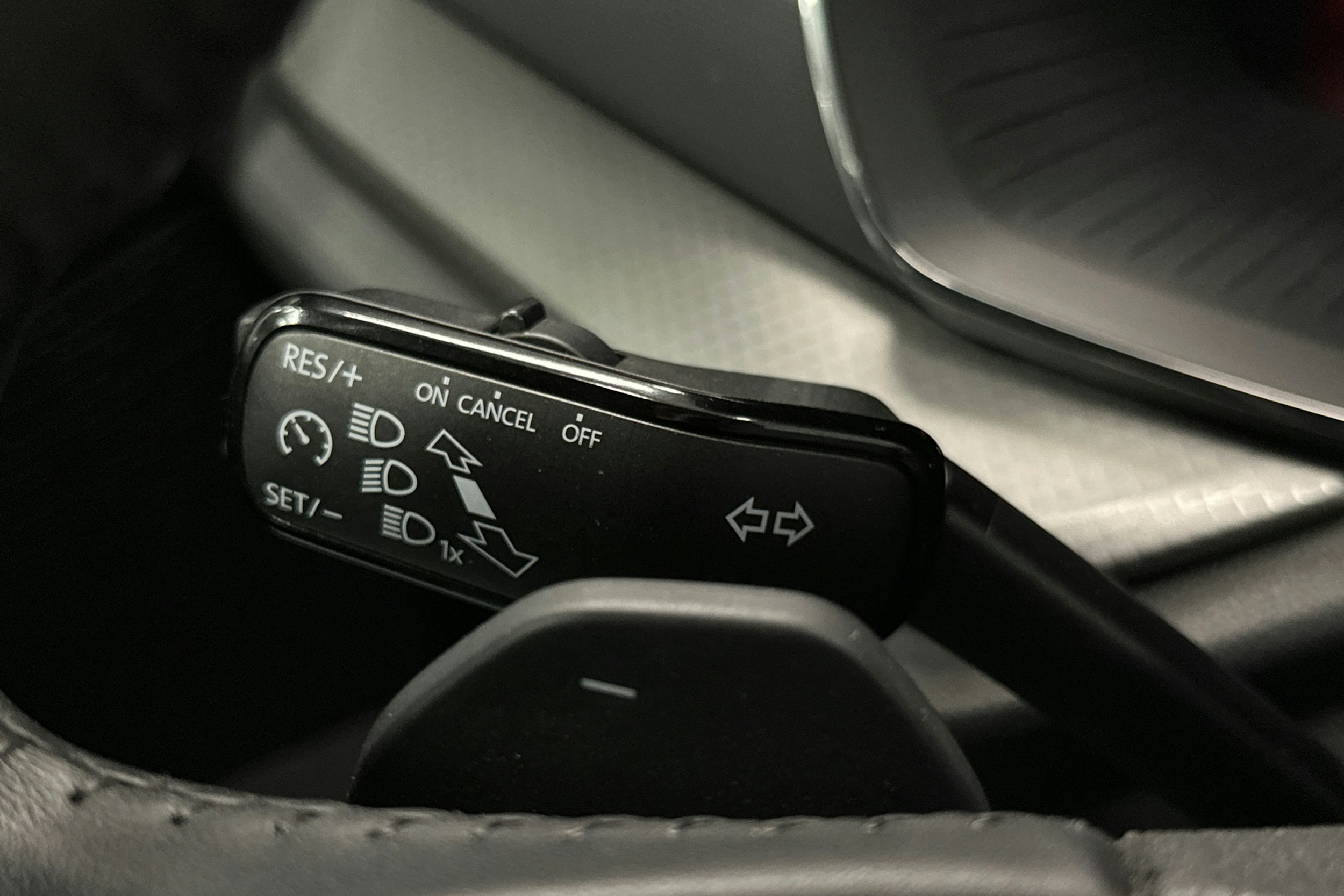 harmaa Skoda Octavia 2024 kuva 19.