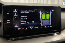 harmaa Skoda Octavia 2024 kuva 21.