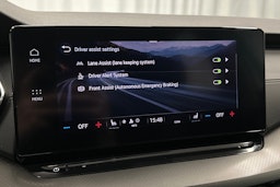 harmaa Skoda Octavia 2024 kuva 23.