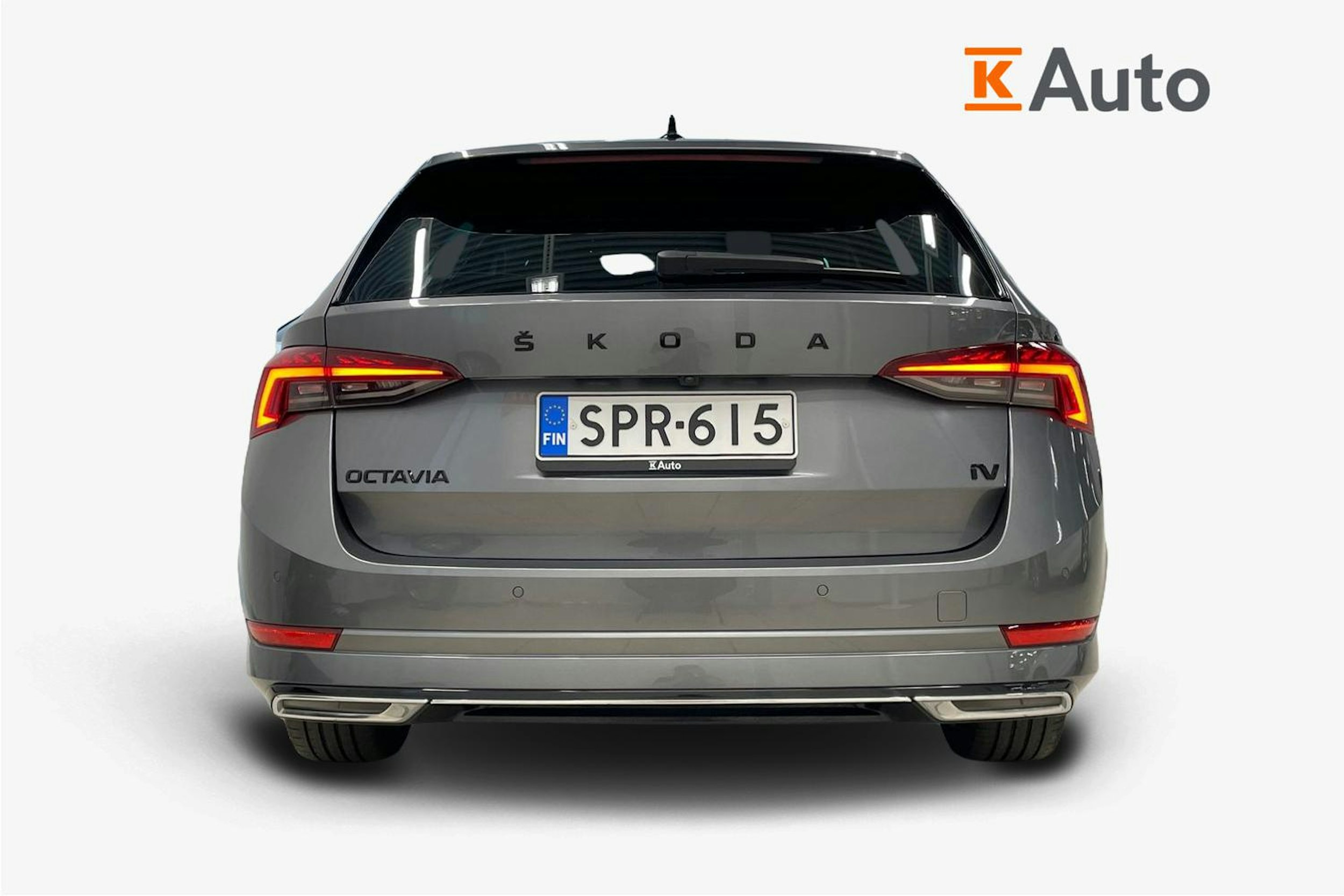 harmaa Skoda Octavia 2024 kuva 3.