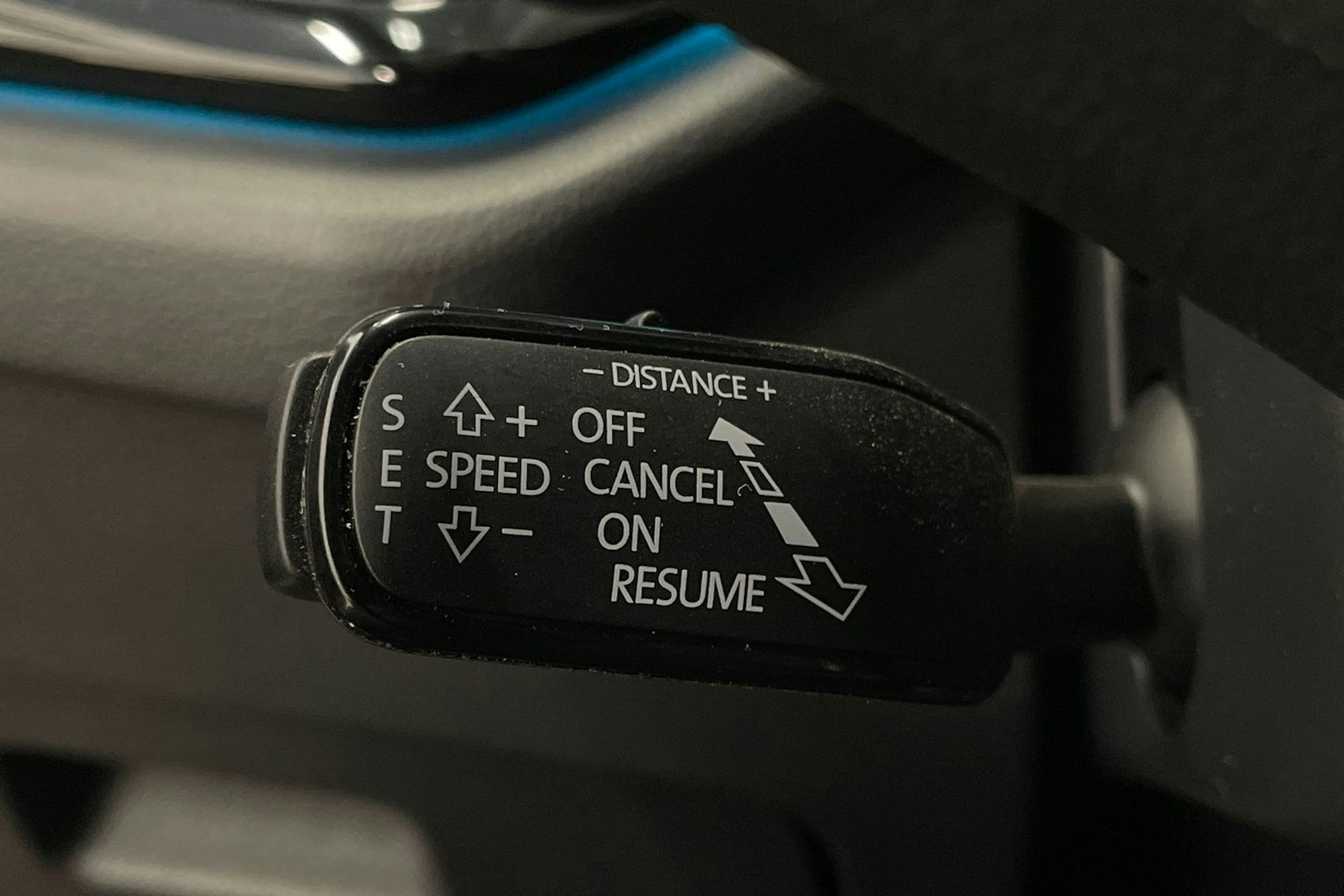 harmaa Skoda Octavia 2024 kuva 18.
