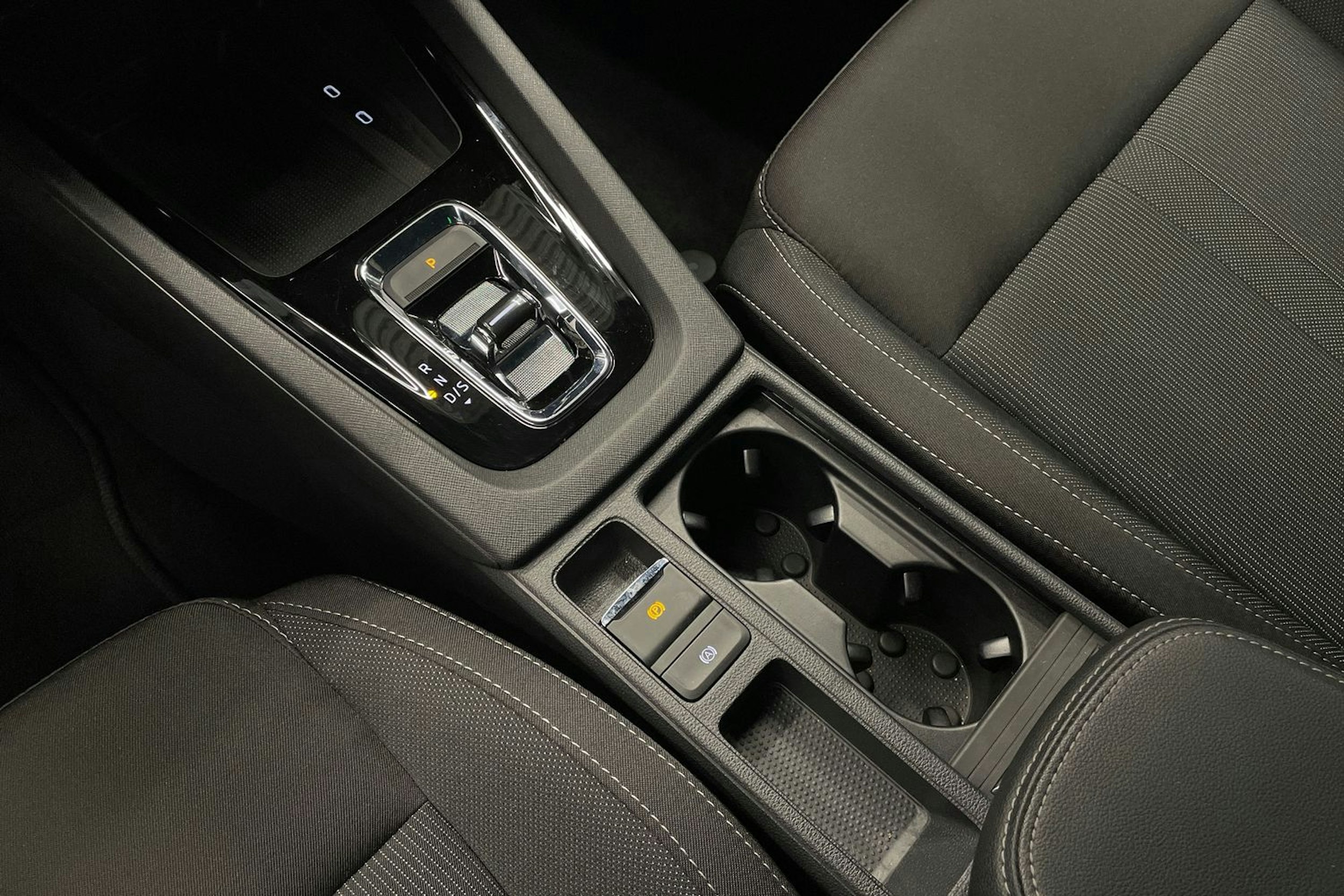 harmaa Skoda Octavia 2024 kuva 19.
