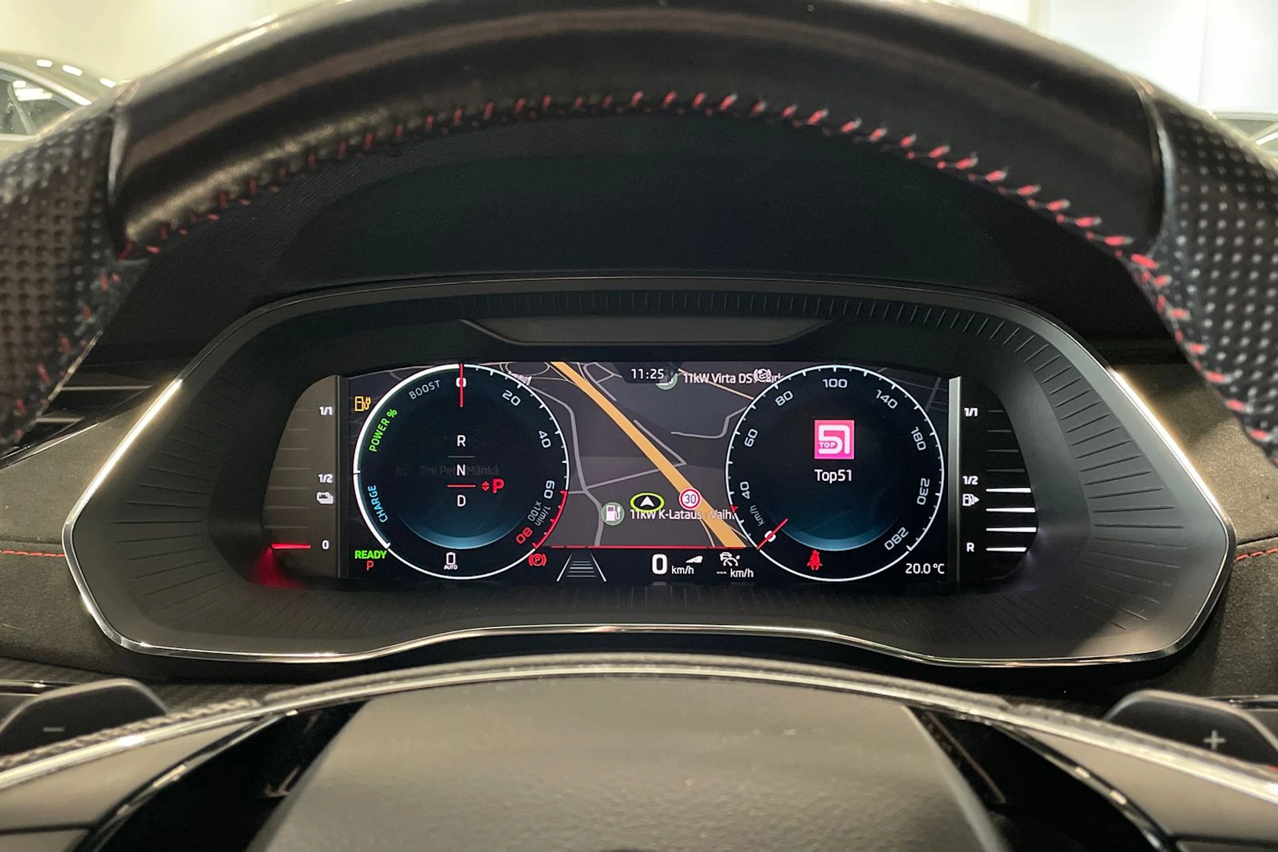 harmaa Skoda Octavia 2024 kuva 17.