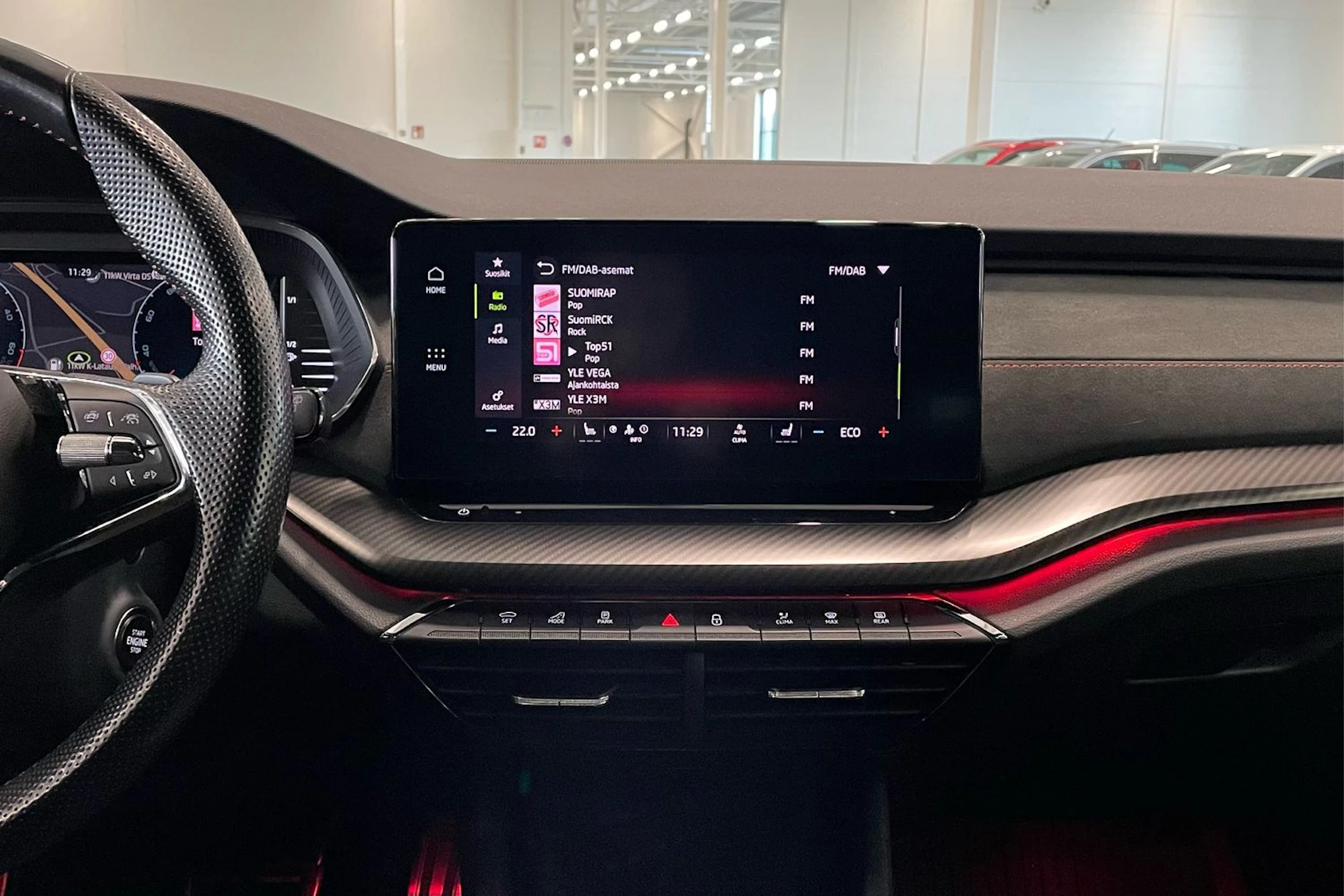 harmaa Skoda Octavia 2024 kuva 19.