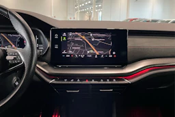 harmaa Skoda Octavia 2024 kuva 23.
