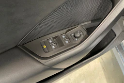 harmaa Skoda Octavia 2024 kuva 33.