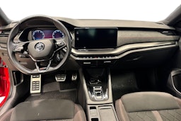 Punainen Skoda OCTAVIA 2024 kuva 9.