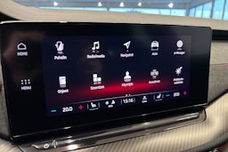 Punainen Skoda OCTAVIA 2024 kuva 15.