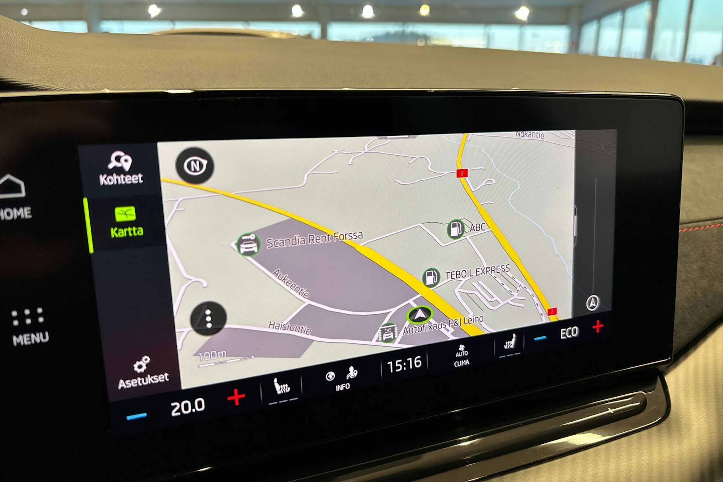 Punainen Skoda OCTAVIA 2024 kuva 16.