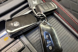 Punainen Skoda OCTAVIA 2024 kuva 24.