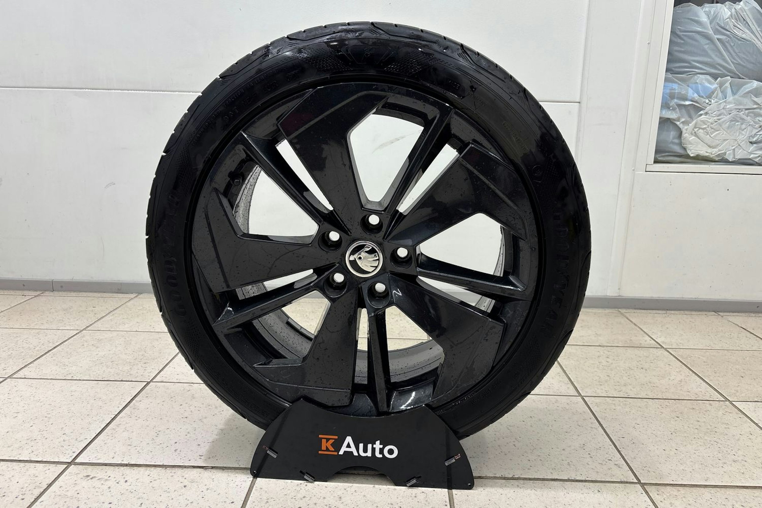 Punainen Skoda OCTAVIA 2024 kuva 30.