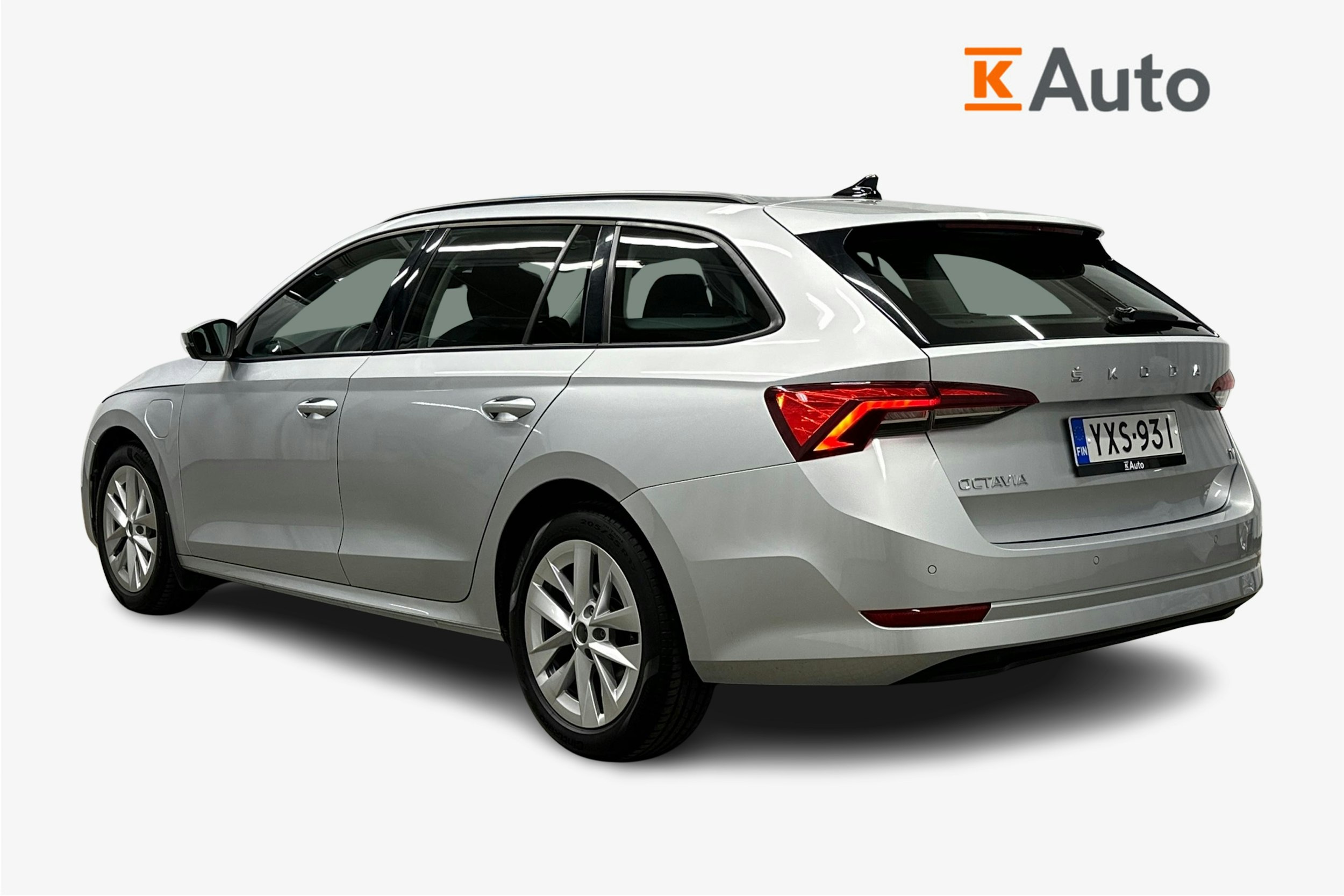 harmaa Skoda Octavia 2024 kuva 2.