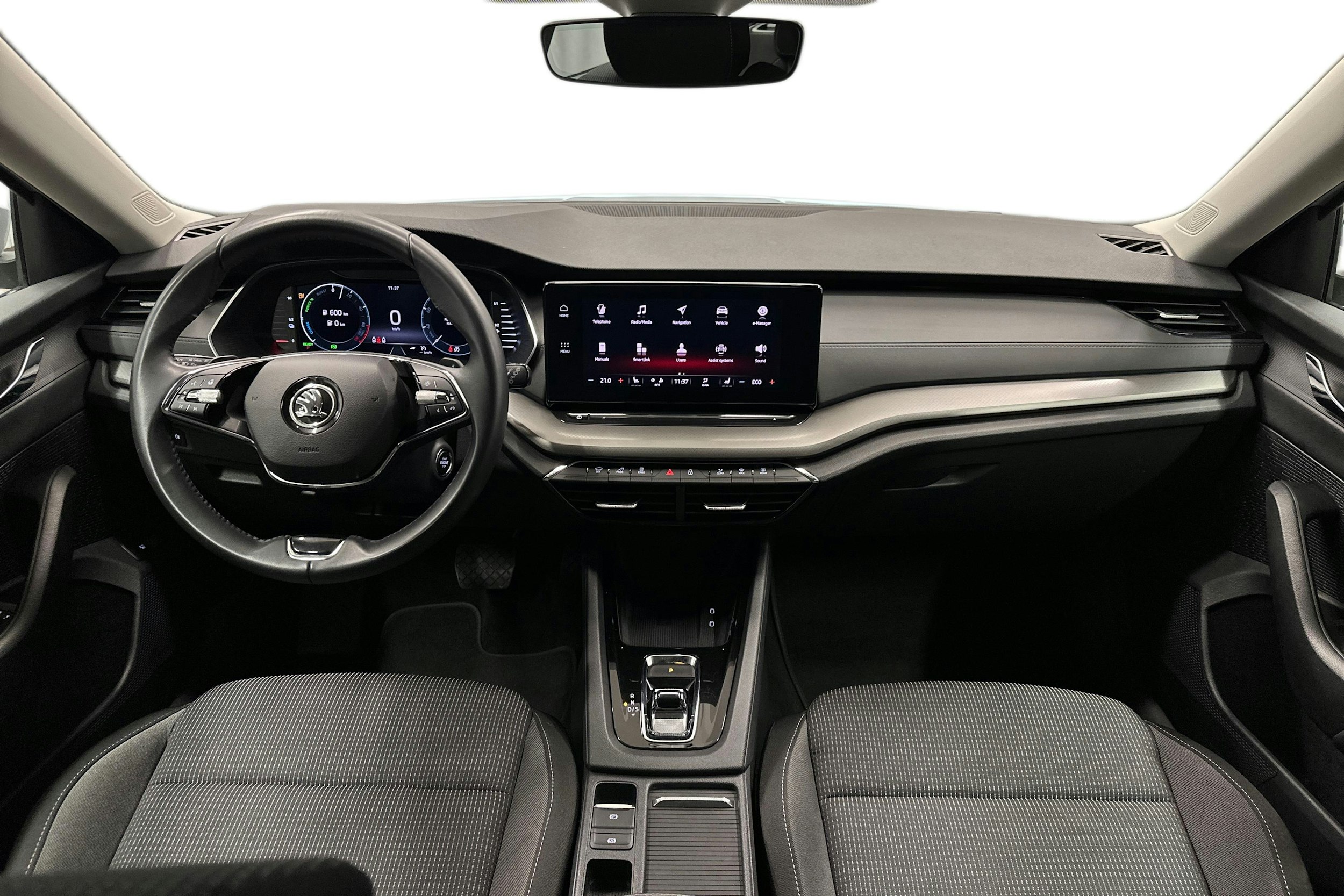 harmaa Skoda Octavia 2024 kuva 9.