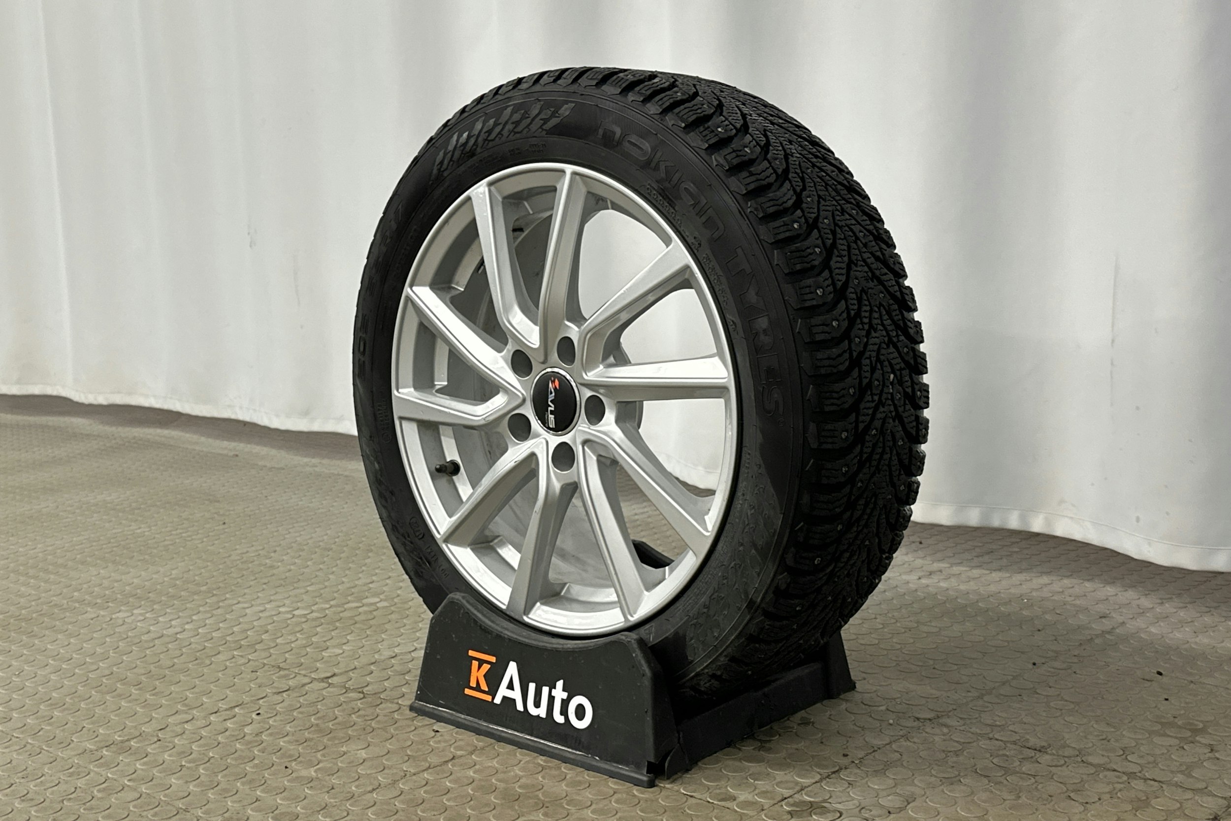 harmaa Skoda Octavia 2024 kuva 13.