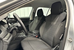 harmaa Skoda Octavia 2024 kuva 15.