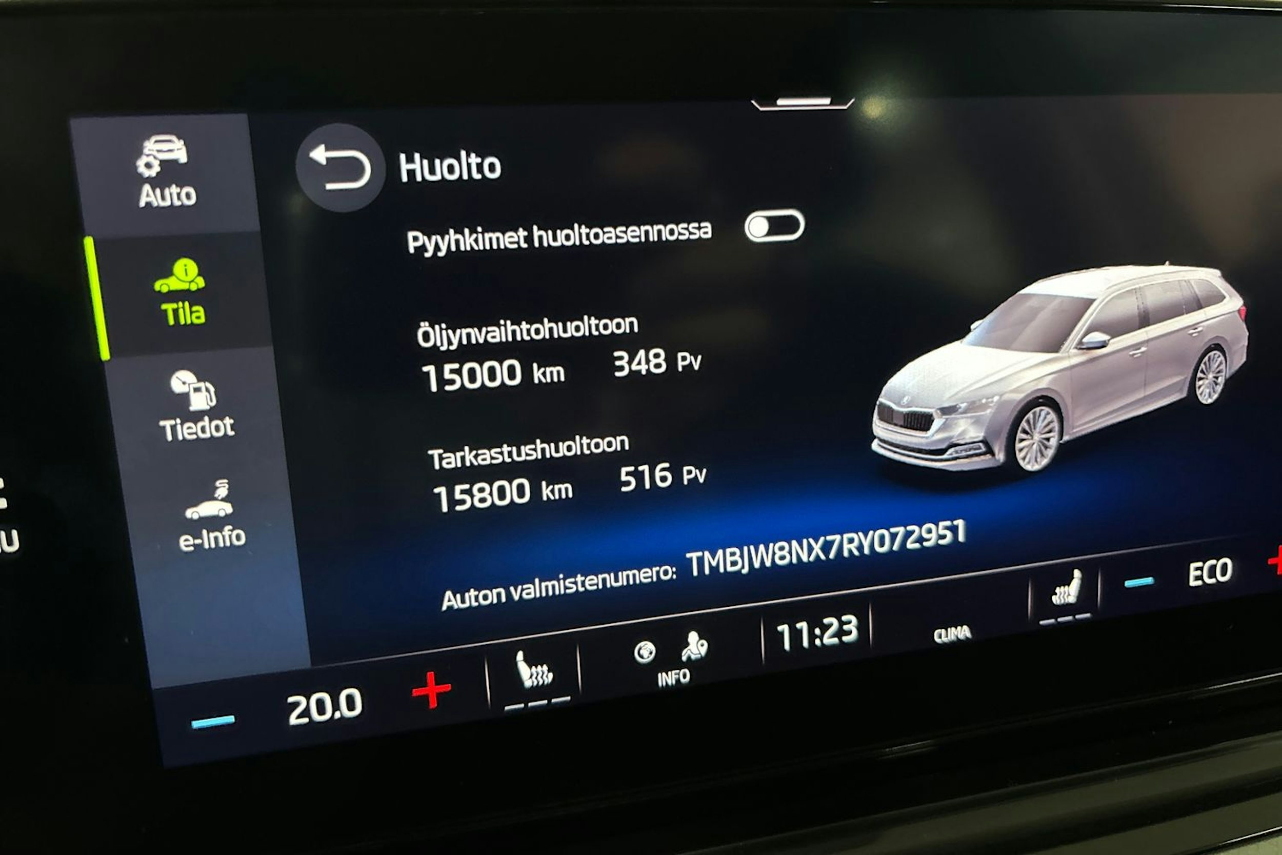 harmaa Skoda Octavia 2024 kuva 15.