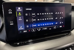 harmaa Skoda Octavia 2024 kuva 16.