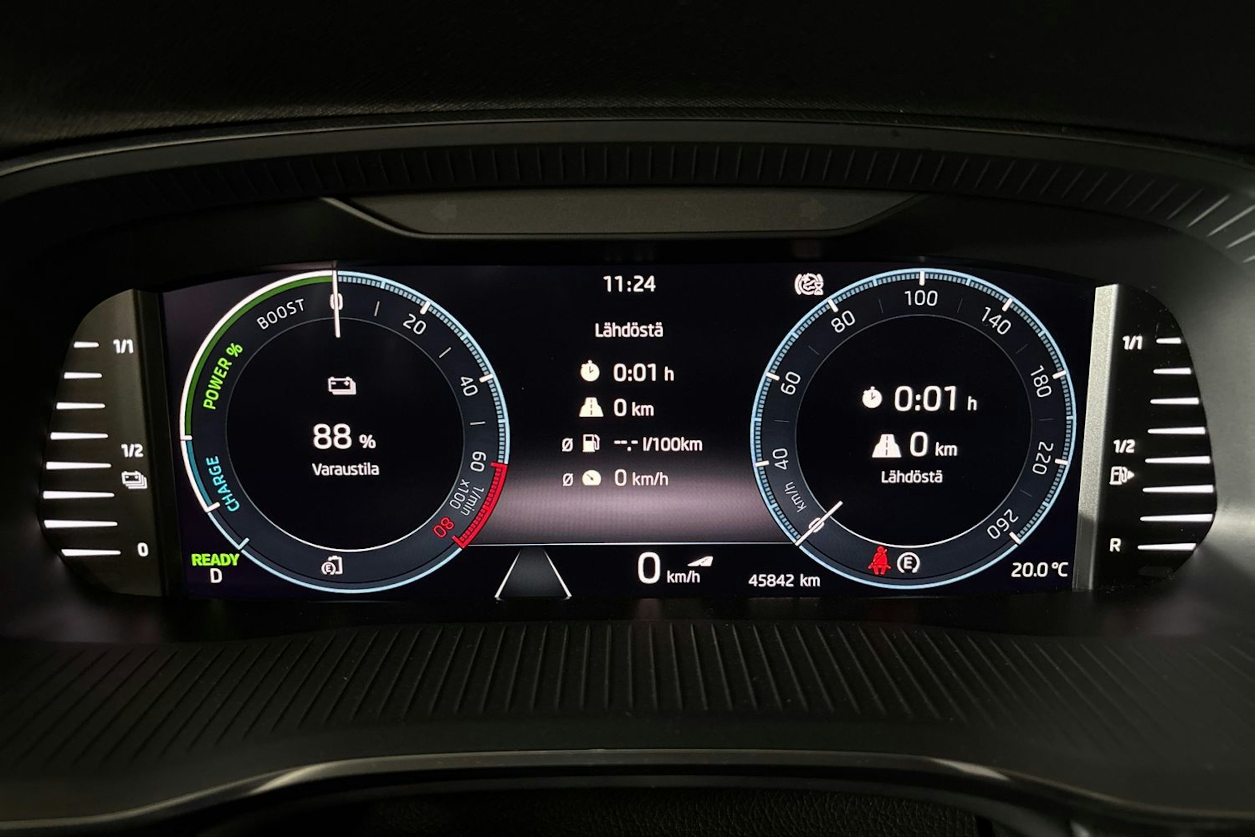 harmaa Skoda Octavia 2024 kuva 17.