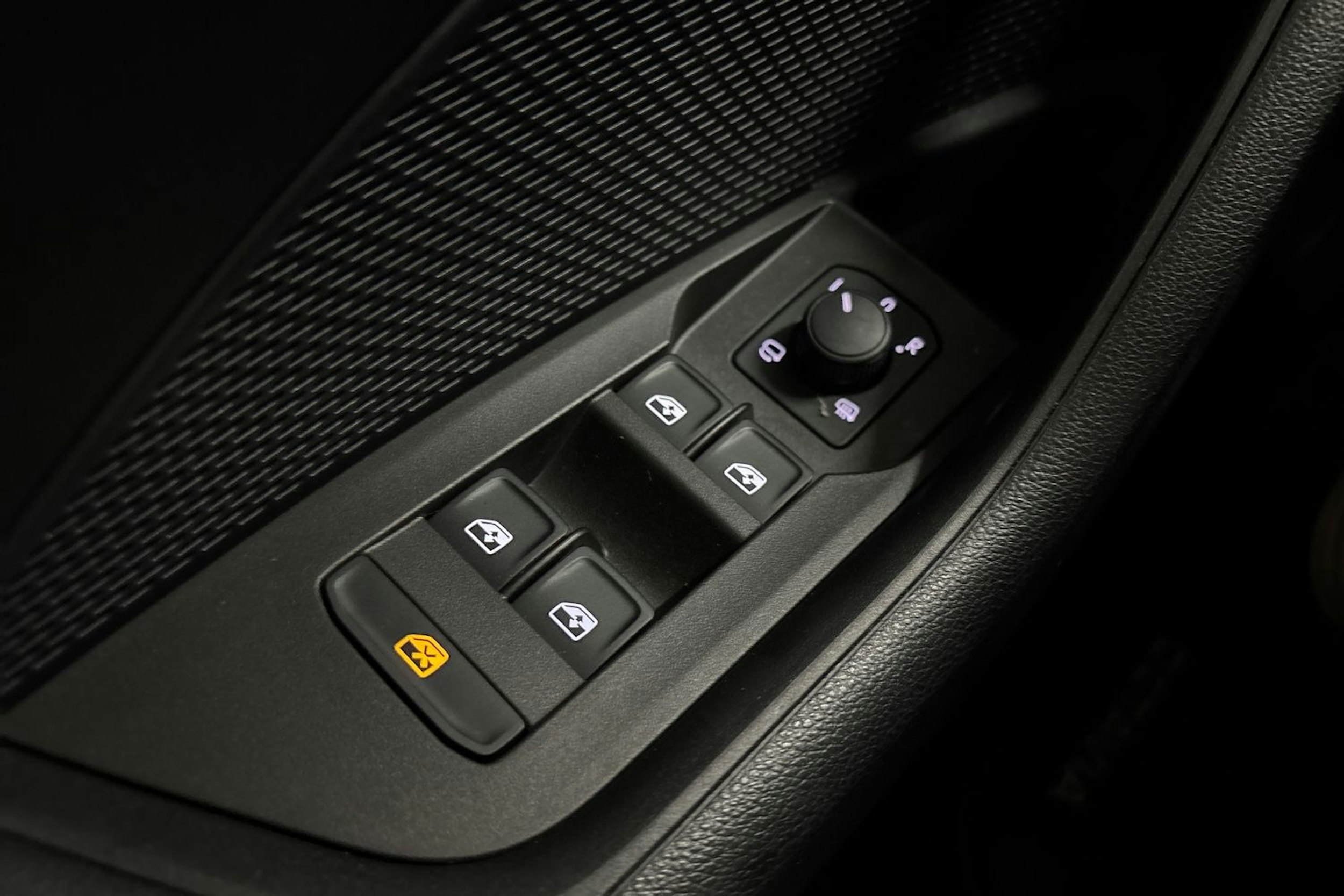 harmaa Skoda Octavia 2024 kuva 22.