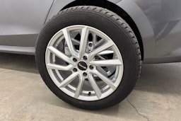 harmaa Skoda Octavia 2024 kuva 26.