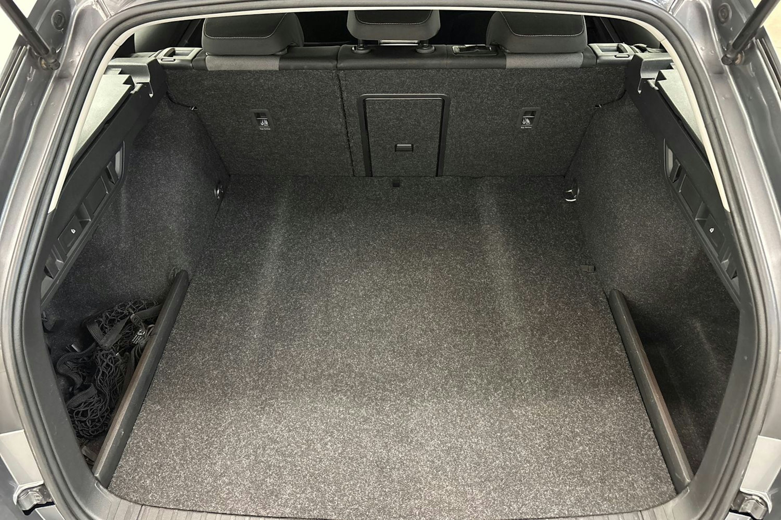 harmaa Skoda Octavia 2024 kuva 28.