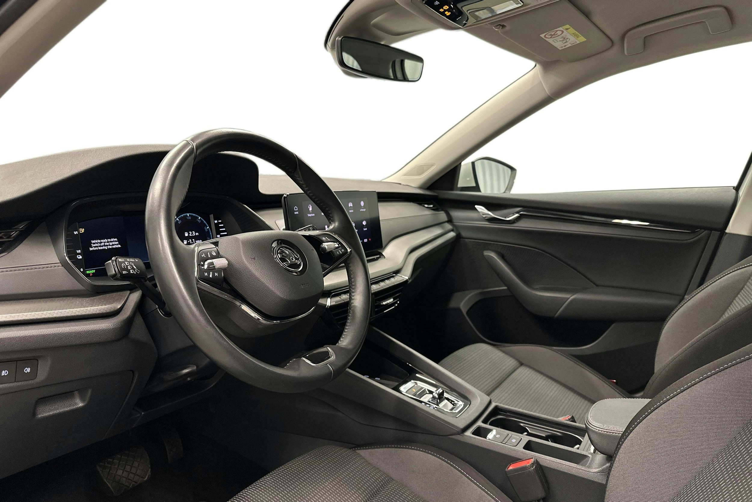 valkoinen Skoda Octavia 2024 kuva 6.