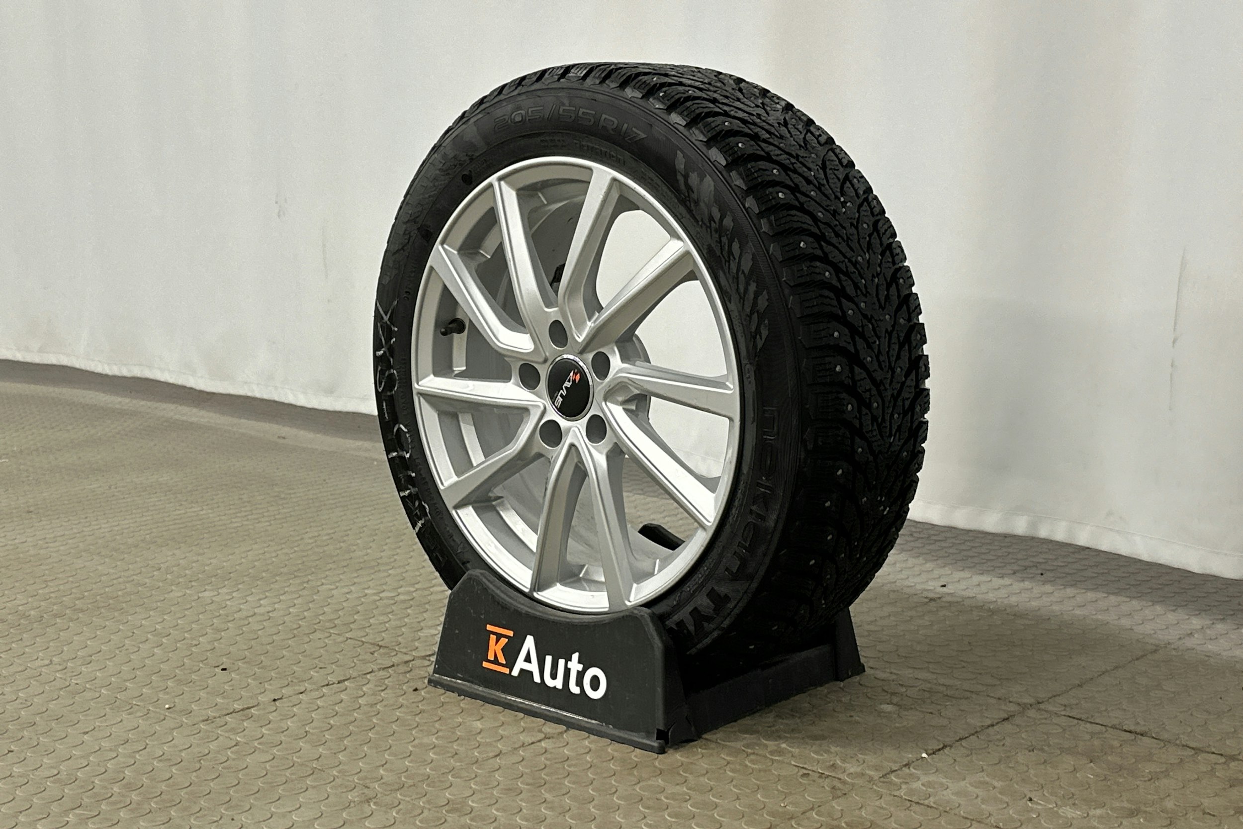 valkoinen Skoda Octavia 2024 kuva 10.