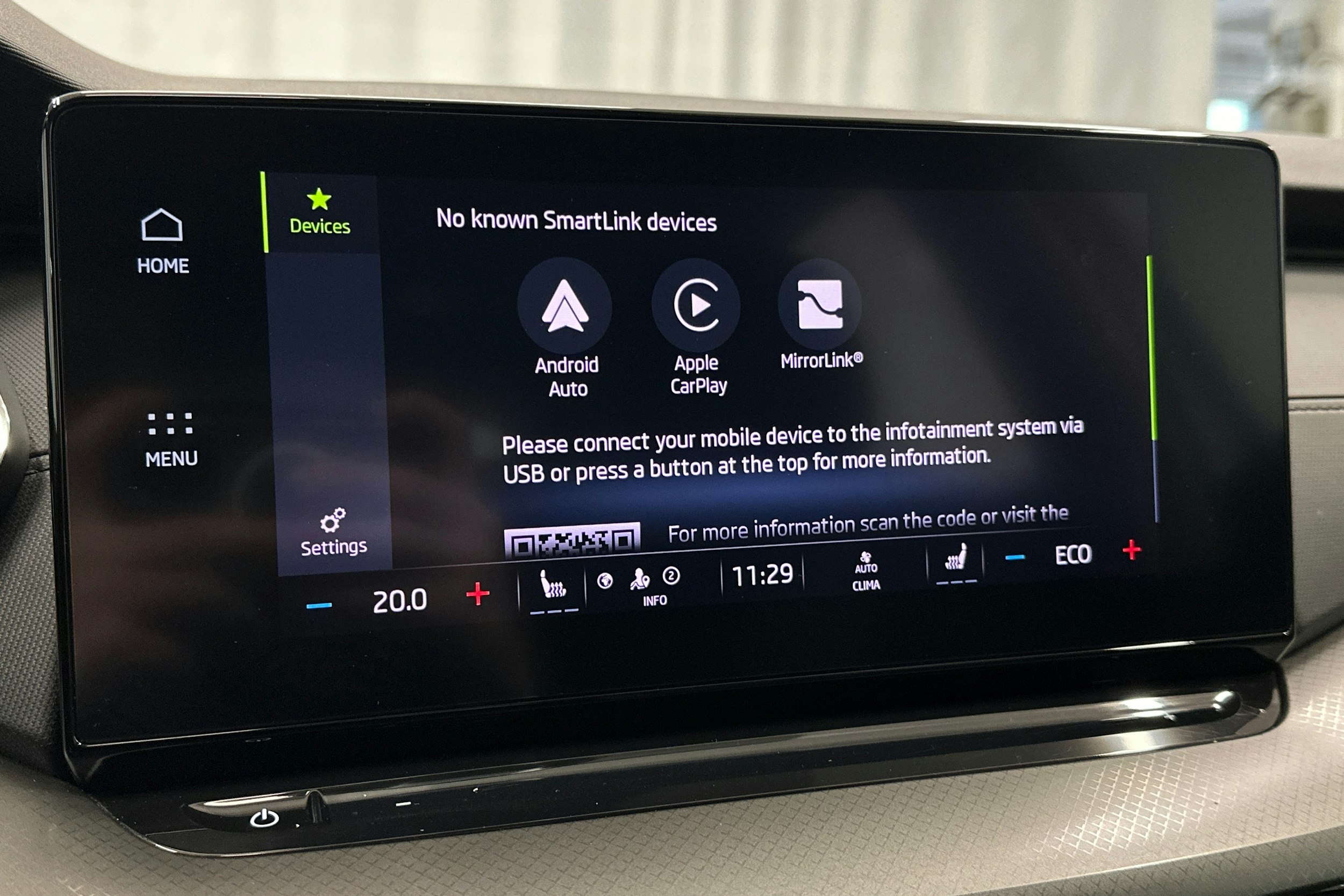 valkoinen Skoda Octavia 2024 kuva 19.