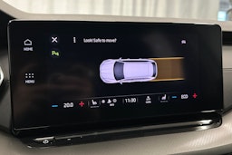 valkoinen Skoda Octavia 2024 kuva 21.