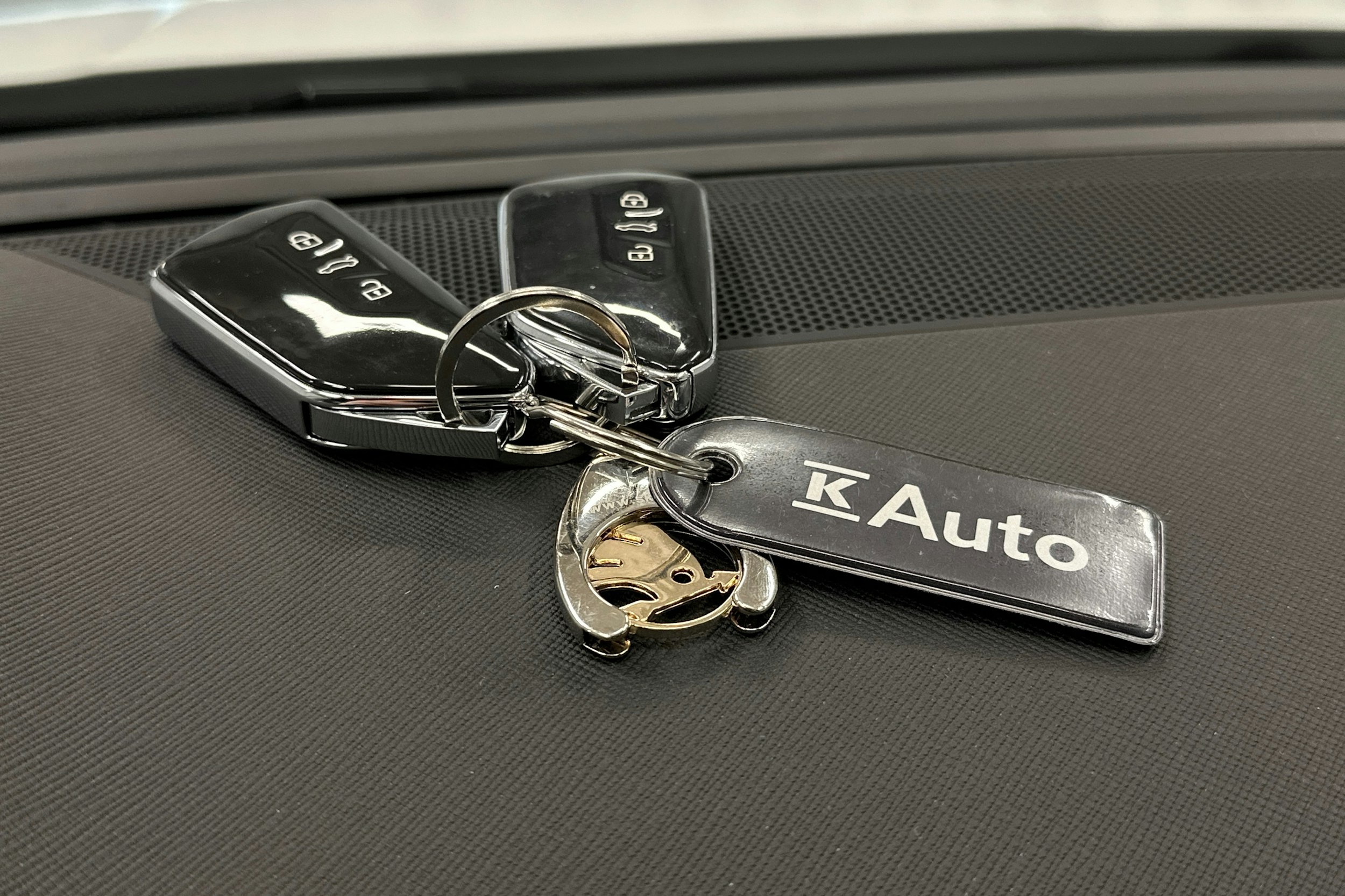 valkoinen Skoda Octavia 2024 kuva 24.